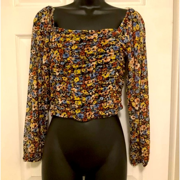 Almost Famous Shirt Sz Large Black Floral Long Sleeve Crop Top Off The Shoulder - Picture 1 of 10